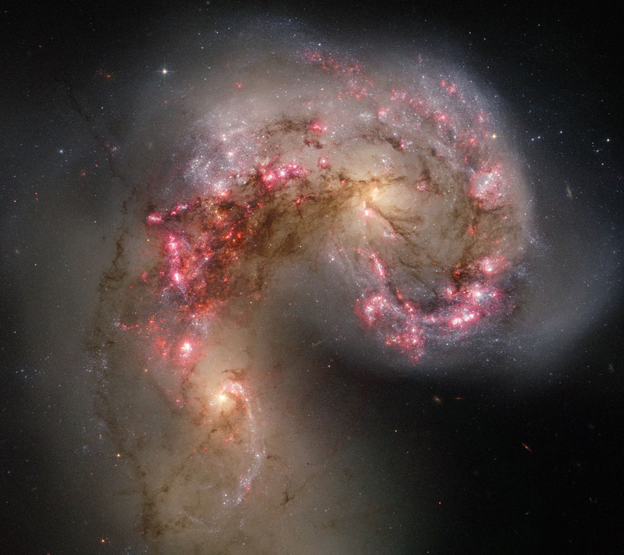 The Colliding Antenna Galaxies. Antenna Galaxies